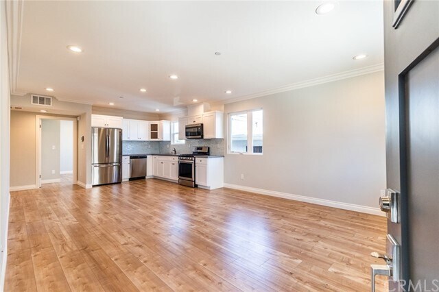 Building Photo - 1739 S Longwood Ave