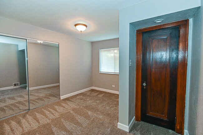 Building Photo - 1510 Nobles Ln