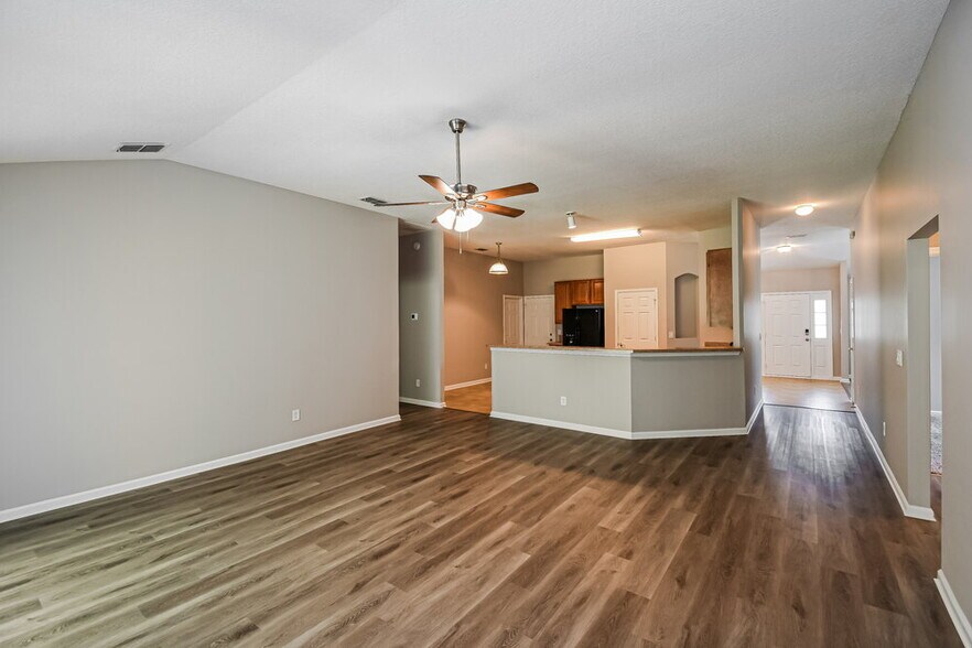 Building Photo - 9225 Hawks Run Ln