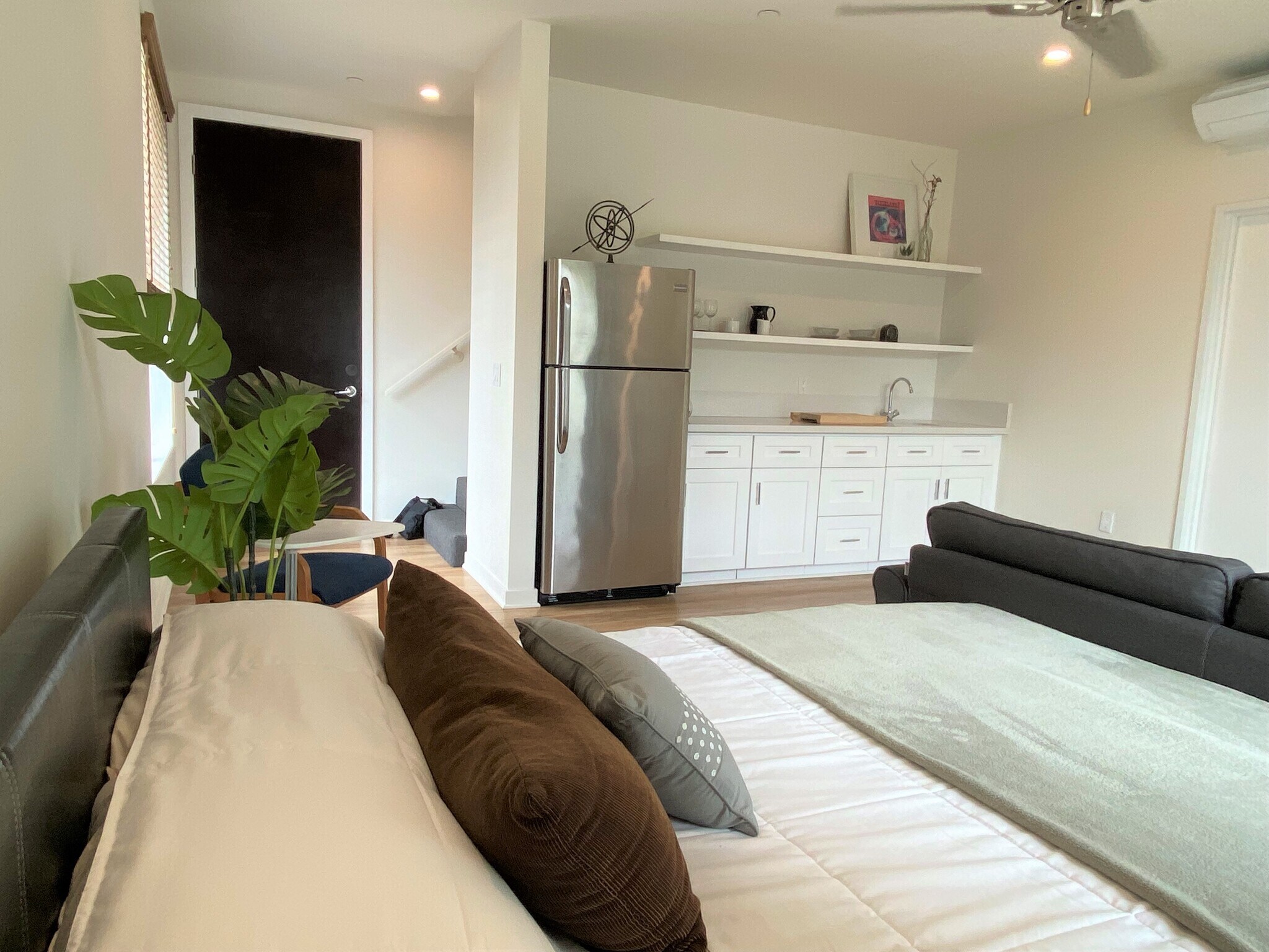 Building Photo - 5601 W 78th St