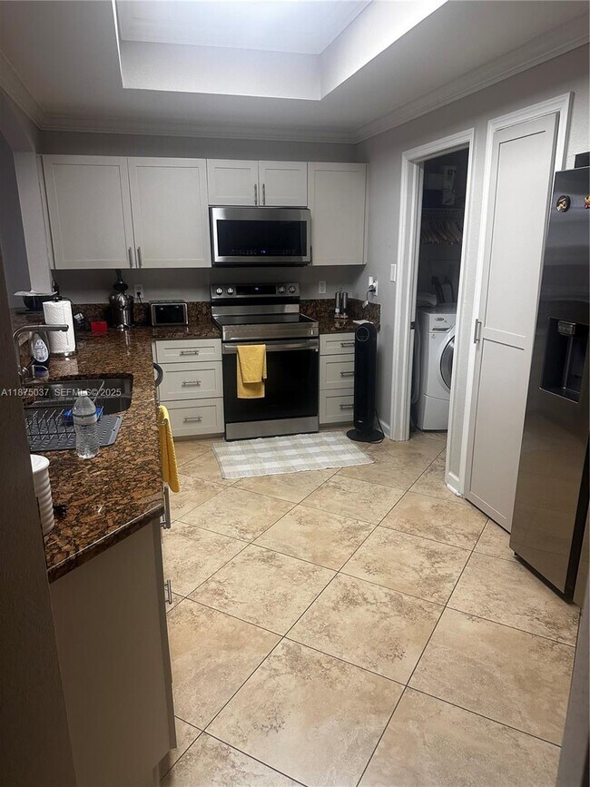 Building Photo - 10865 NW 84th St