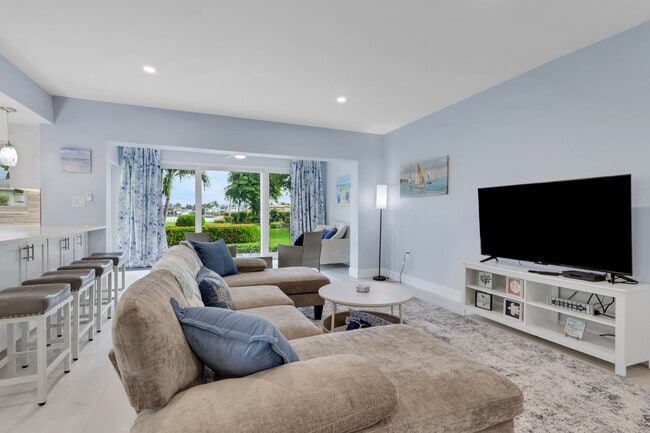 Building Photo - 3400 Gulf Shore Blvd N