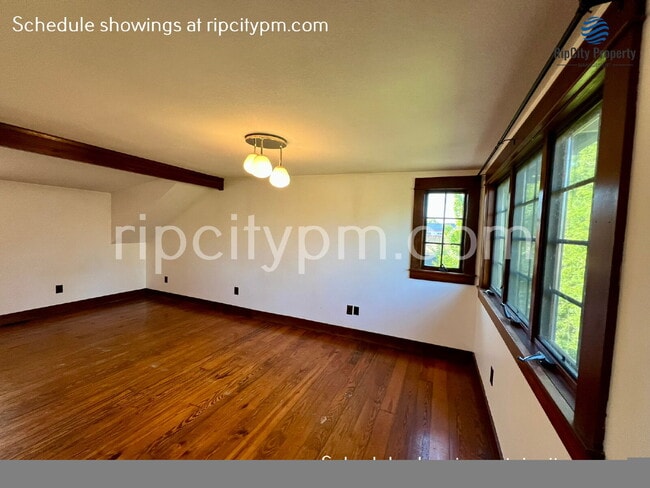 Building Photo - 3125 SE 20th Ave