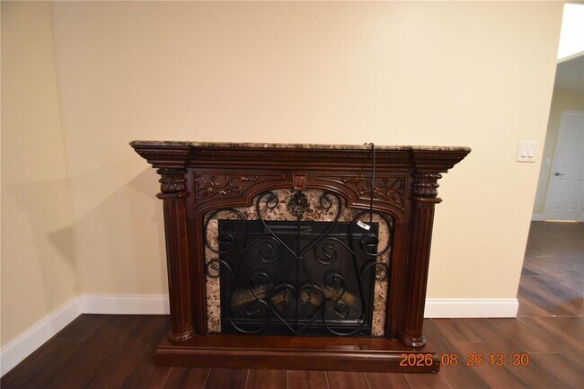Building Photo - 12106 Waterview Dr