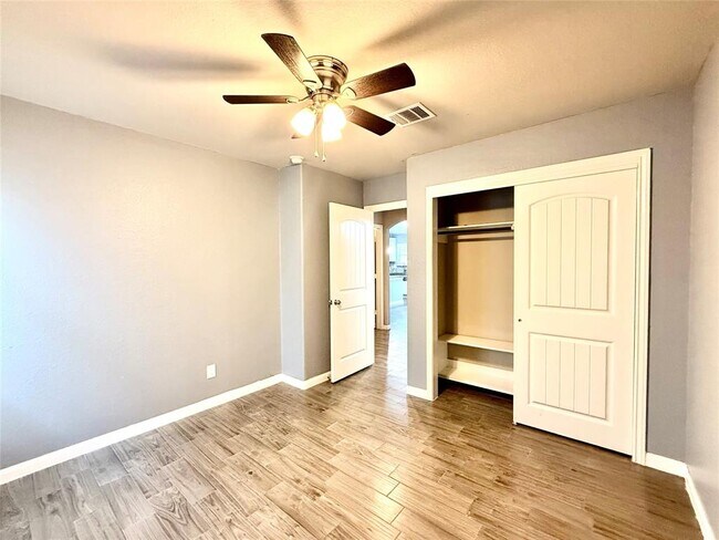 Building Photo - 7403 Cypress Pin Oak Dr