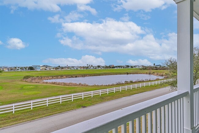 Building Photo - 64 Island Psg