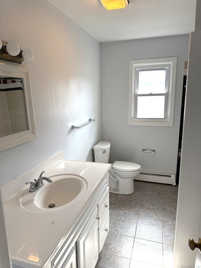 Building Photo - 497 Garfield Ave