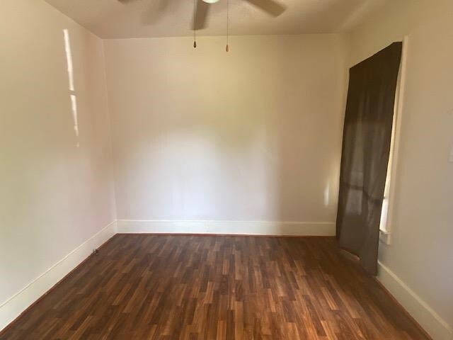 Building Photo - 302 SW Park Ave