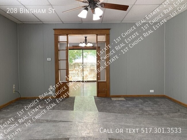 Building Photo - 208 Bingham St