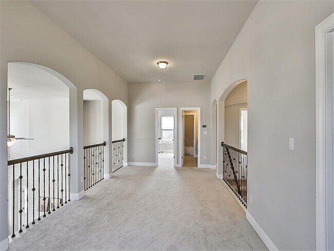 Building Photo - 15601 Cabrillo Way