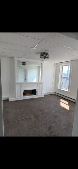 Building Photo - 828 2nd St