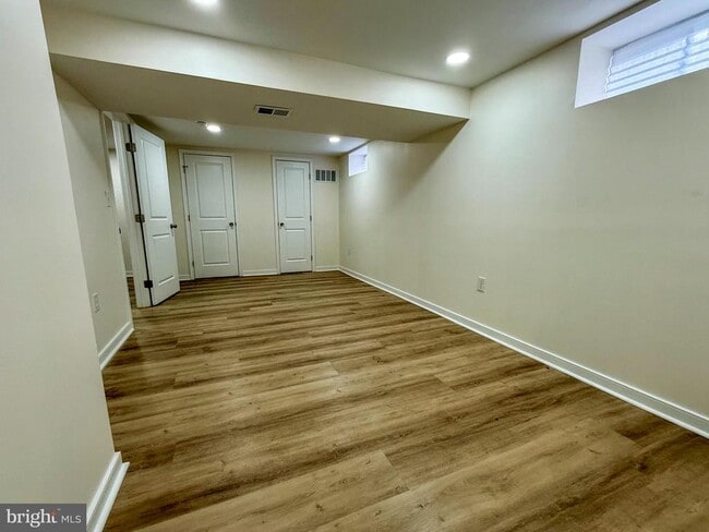 Building Photo - 504 Crisfield Rd