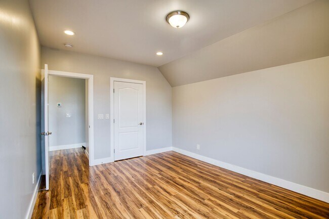 Building Photo - Jyoty