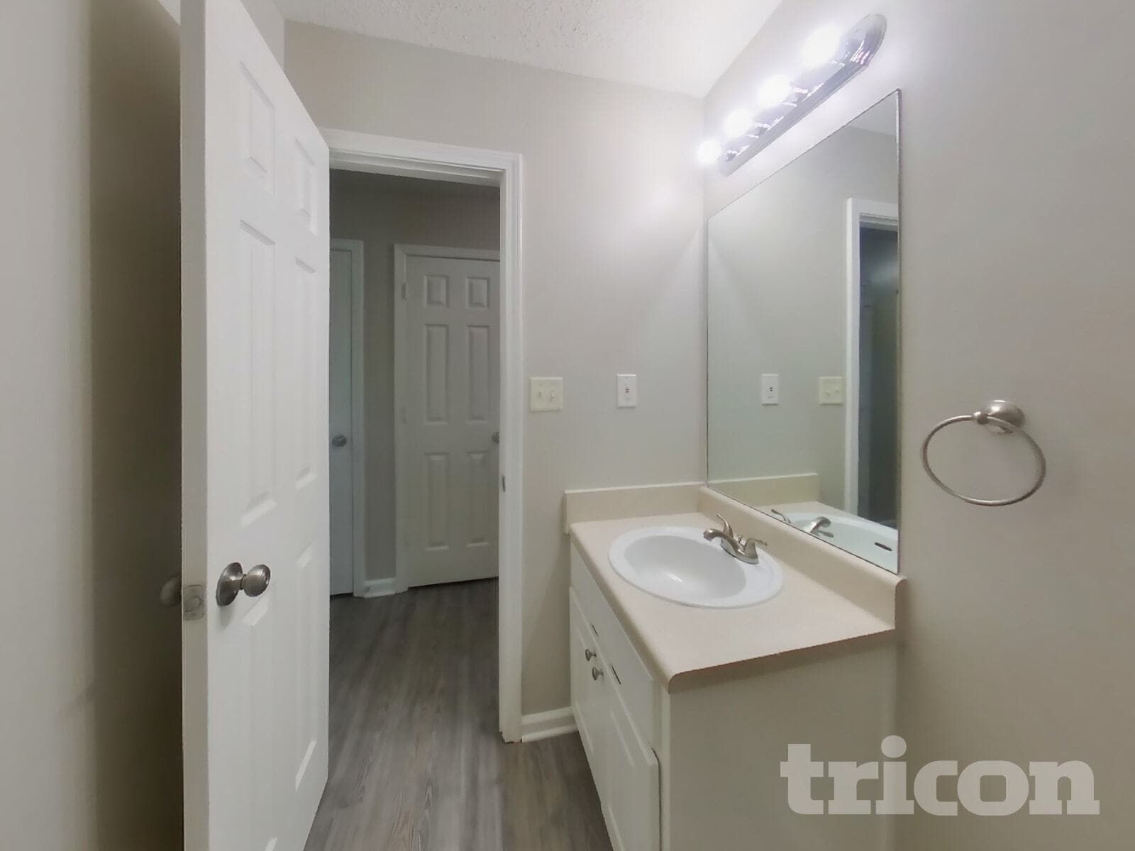 Building Photo - 2024 Meadow Glen Cir