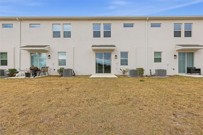 Building Photo - 3303 Laurent Lp