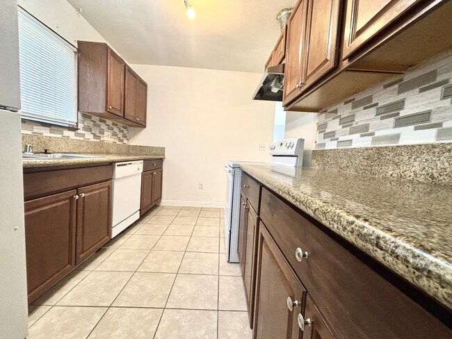 Building Photo - 1100 Saylor Way