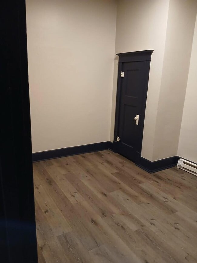 Building Photo - 1818 4th St