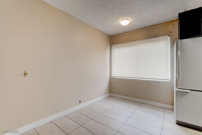 Building Photo - 698 Northrop Ave