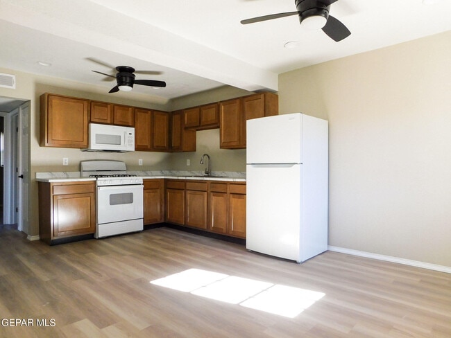 Building Photo - 8940 Ankerson St