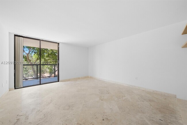Building Photo - 2575 S Bayshore Dr
