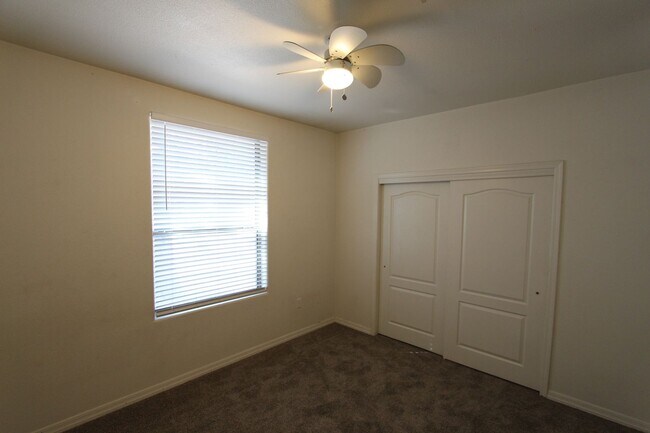 Building Photo - $500 Off 1st Month’s Rent | 3BR Summit Park Condo with Fireplace & Balcony