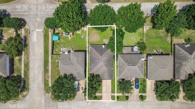 Building Photo - 16134 Coleburn Dr