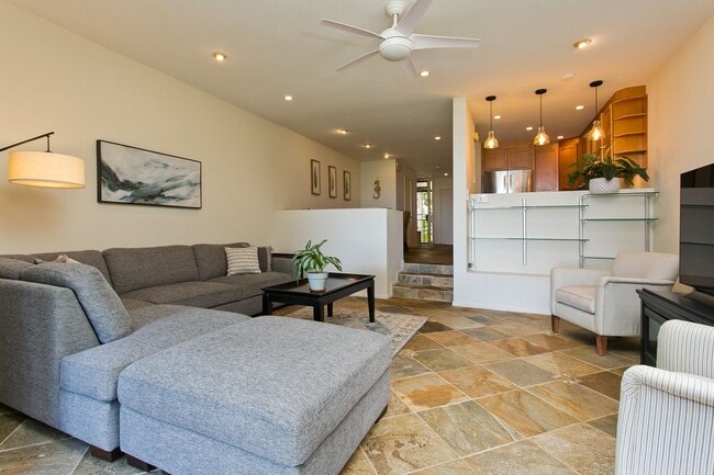 Building Photo - 117C Maunalua Ave
