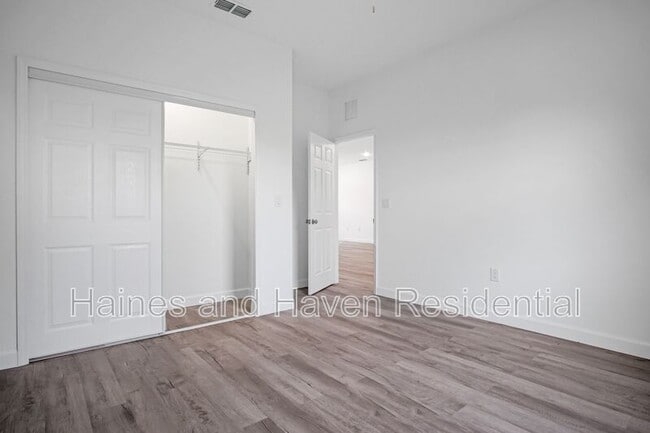 Building Photo - 308 Pearl St