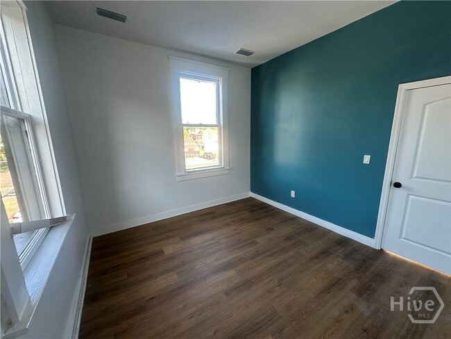 Building Photo - 312 W 37th St