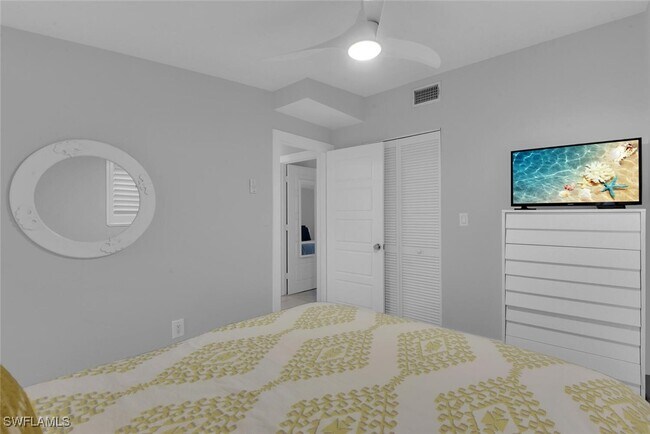 Building Photo - 2048 Harbor Ln