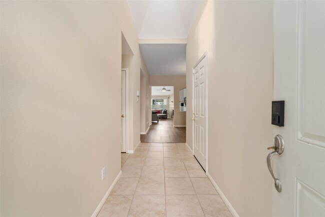 Building Photo - 8123 Solara Bend Ct
