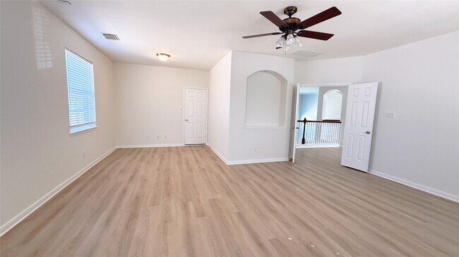 Building Photo - 8610 Rising Oak Ln
