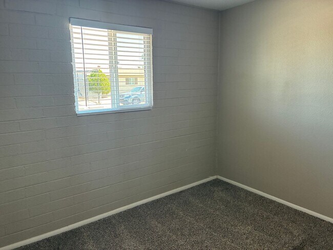 Building Photo - Spacious 4 BR 2BA w/ Large Lot in Paradise Valley!!  Located at 36th St and Greenway