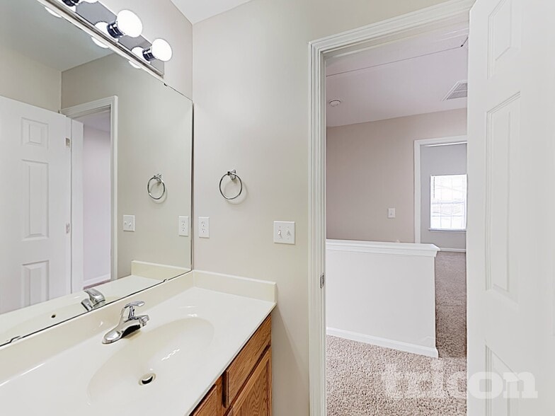 Building Photo - 1481 Mitchell Glen St