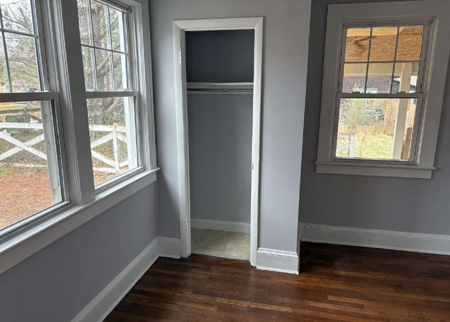 Building Photo - 25 Walton St