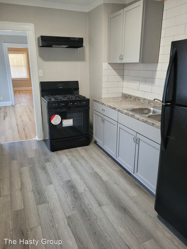 Building Photo - 3 br, 1 bath House - 3323 Monroe Avenue