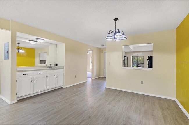 Building Photo - 4414 Spicewood Dr