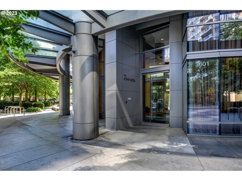 Building Photo - 3601 sw river parkway