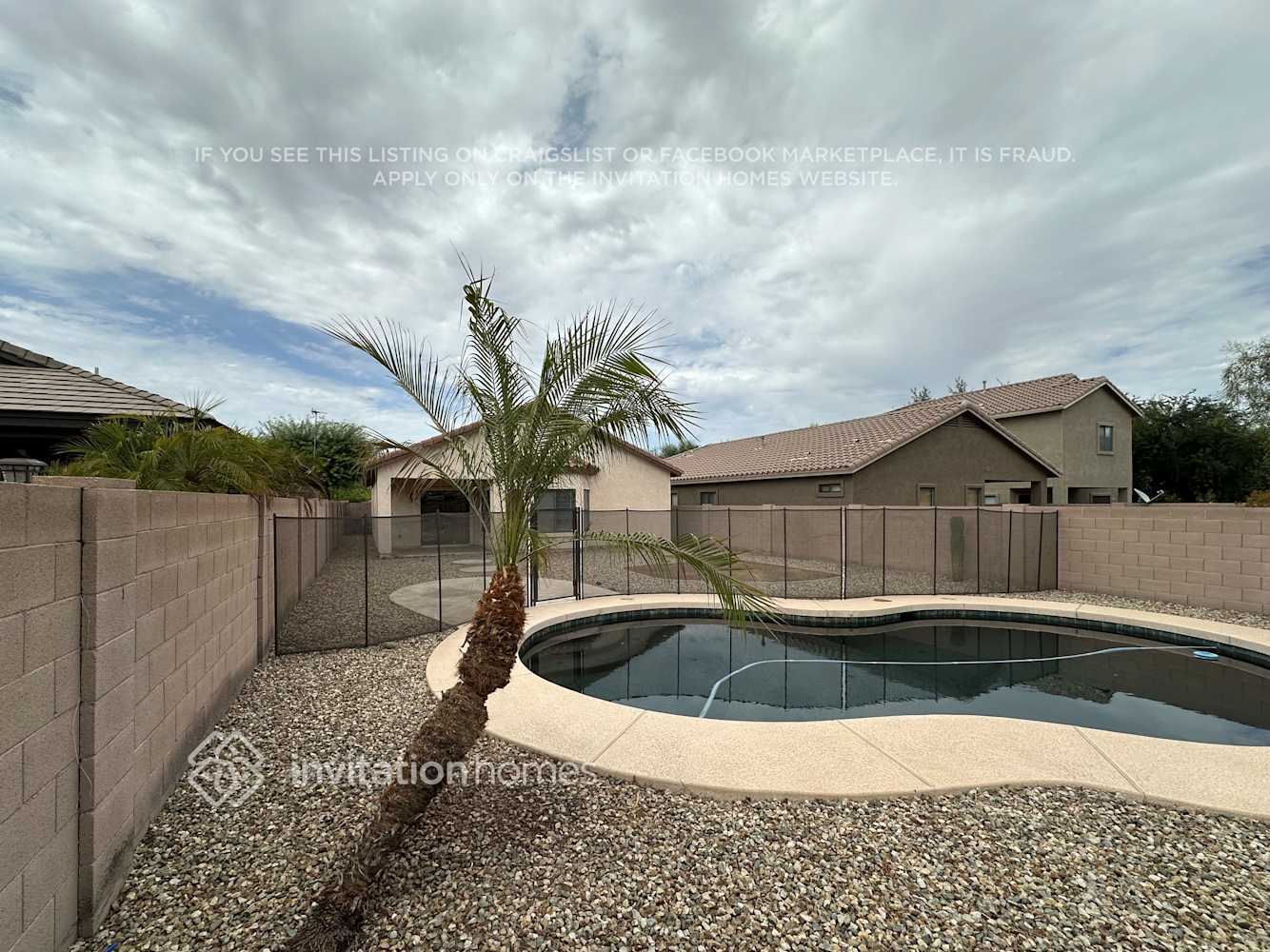 Building Photo - 2213 W Carolina Dr