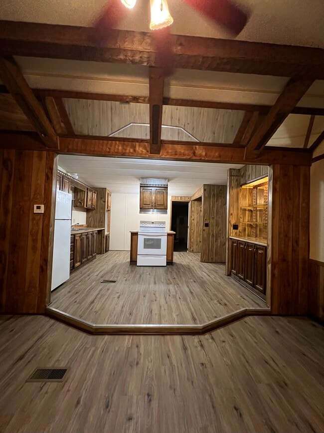 Building Photo - Magnolia #07