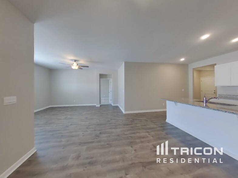 Building Photo - 5351 Owens Ln