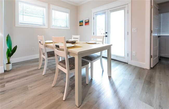 Building Photo - 507 E Paris St