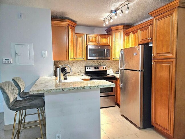 Building Photo - 701 Lyons Rd