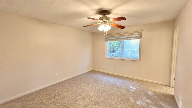 Building Photo - Alpharetta 3 Bedroom-2 Bathroom, Minutes F...