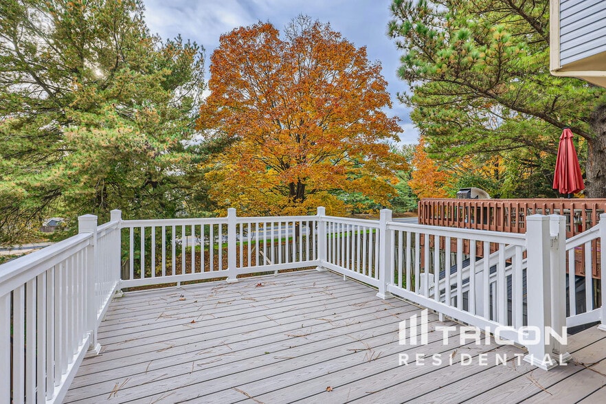Building Photo - 3326 Midland Ct