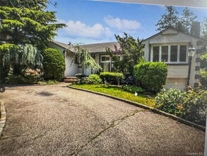 Building Photo - 571 Richmond Rd