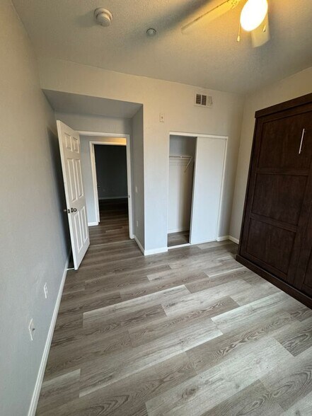 Building Photo - 9728 Marilla Dr