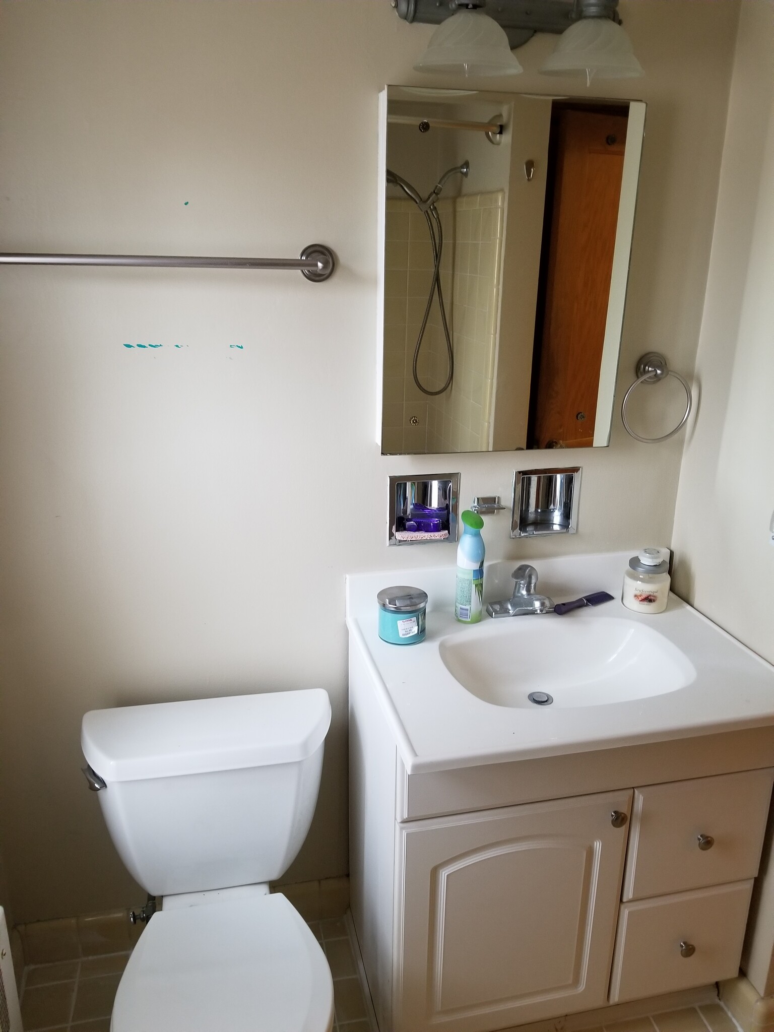 Bathroom - 2148 Ludington Ave
