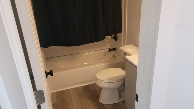 Building Photo - 43 Blue Water Dr