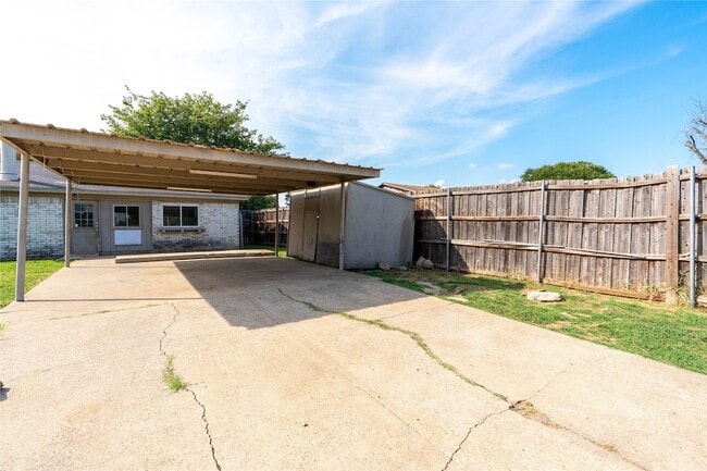 Building Photo - 902 Toyah Creek Ln